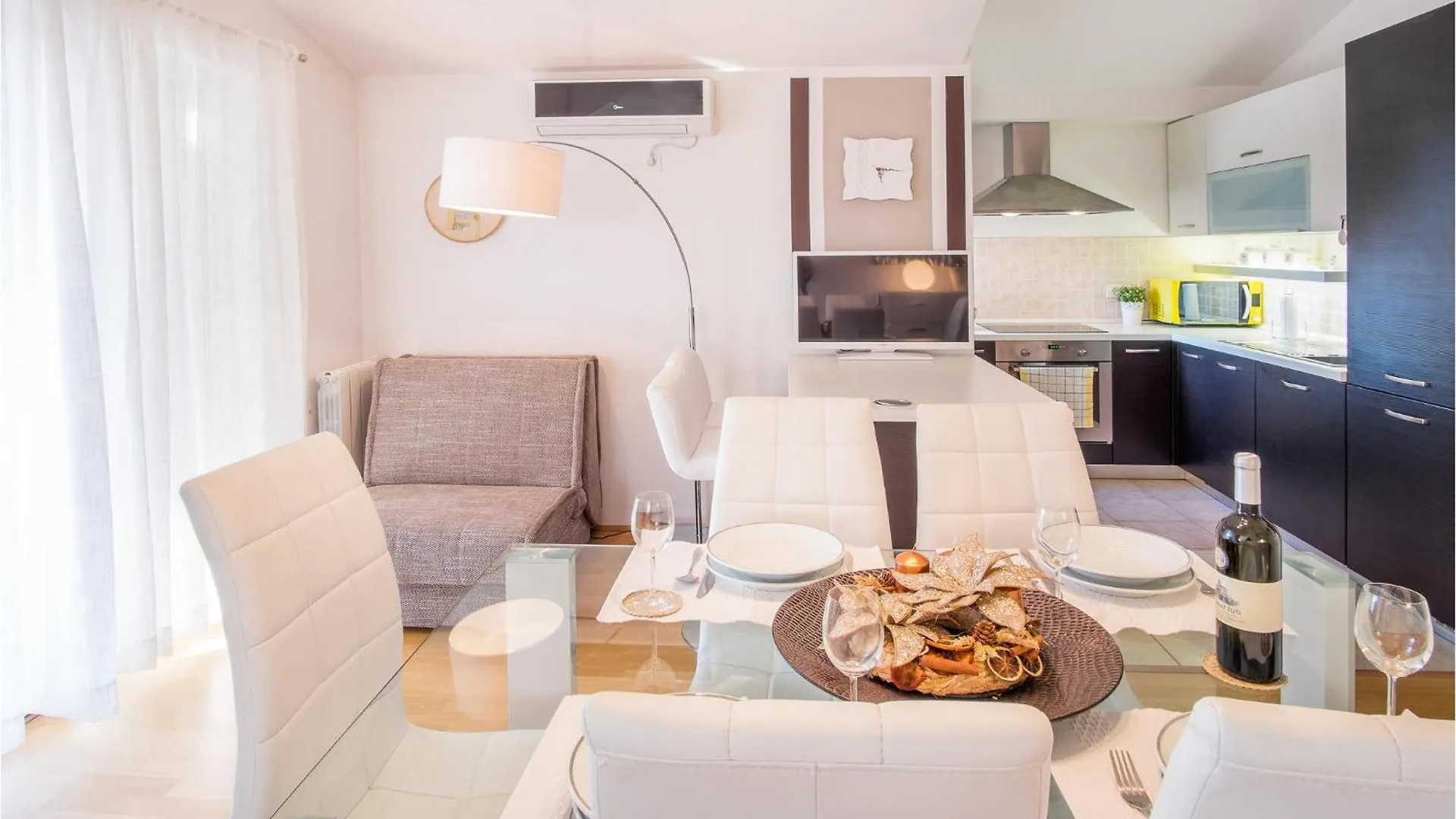 Beautiful Apartment In Sveti Vid Miholjice Chorvatsko